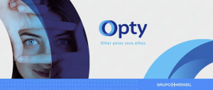 Mulher enquadrando seus olhos com as mãos, ao lado do logo da Opty e do slogan 'Olhar pelos seus olhos'